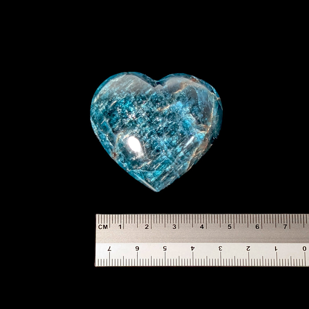 277-04_size_Cœur en apatite bleue — activation du troisième œil & lectures intuitives — S