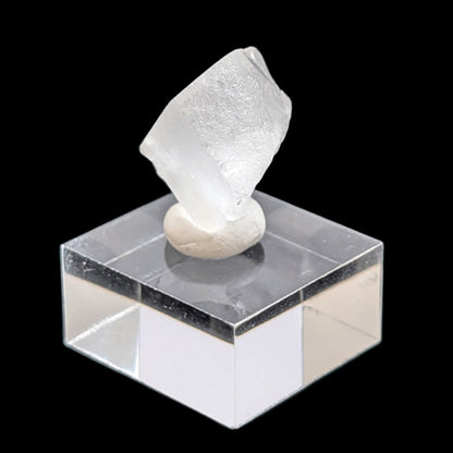 Phénacite rare de Russie, « la pierre à la fréquence vibratoire la plus élevée jamais découverte sur Terre » -1