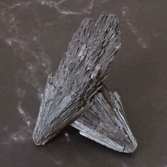 Kyanite (Cyanite) Noire - Puissante protection et purification, ancrage profond - 1