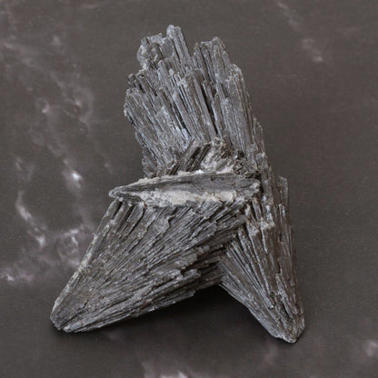 Kyanite (Cyanite) Noire - Puissante protection et purification, ancrage profond - 1