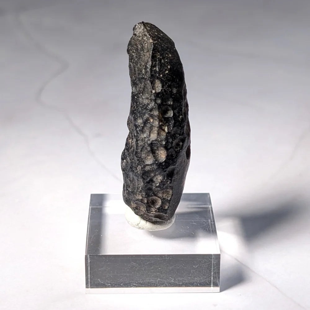 Indochinite en forme de goutte, tectite à haute fréquence vibratoire