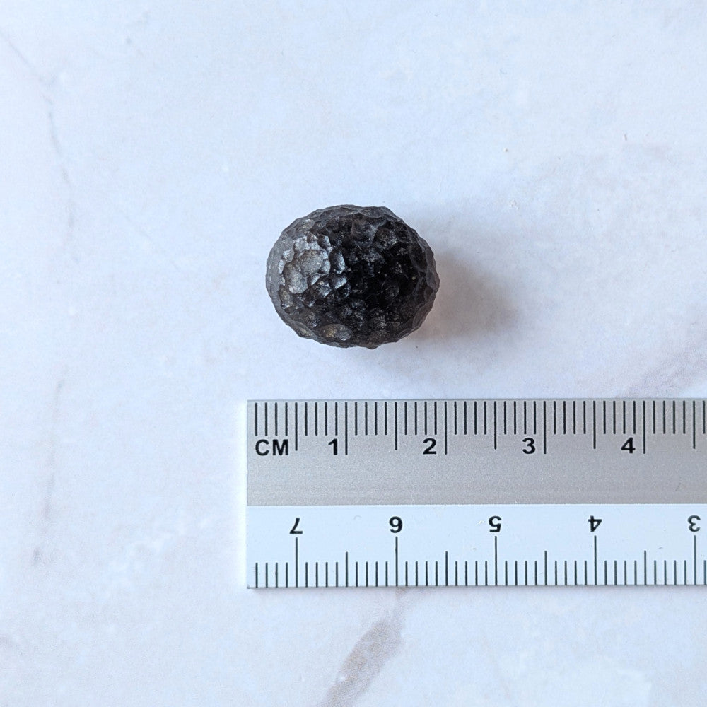 134-05_size_Colombianite-Verre-naturel-mysterieux-connexion-spirituelle-et-ancrage-2