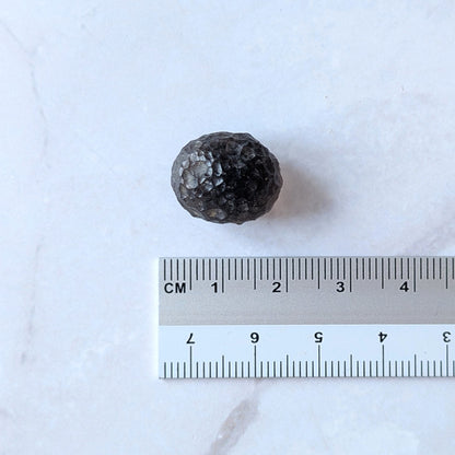 134-05_size_Colombianite-Verre-naturel-mysterieux-connexion-spirituelle-et-ancrage-2
