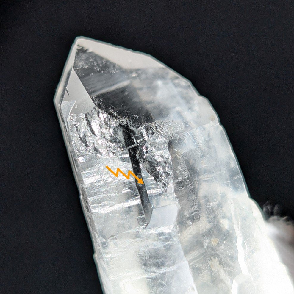 Quartz Starbrary foudroyé d'une beauté mystique, chargé d'une énergie profonde