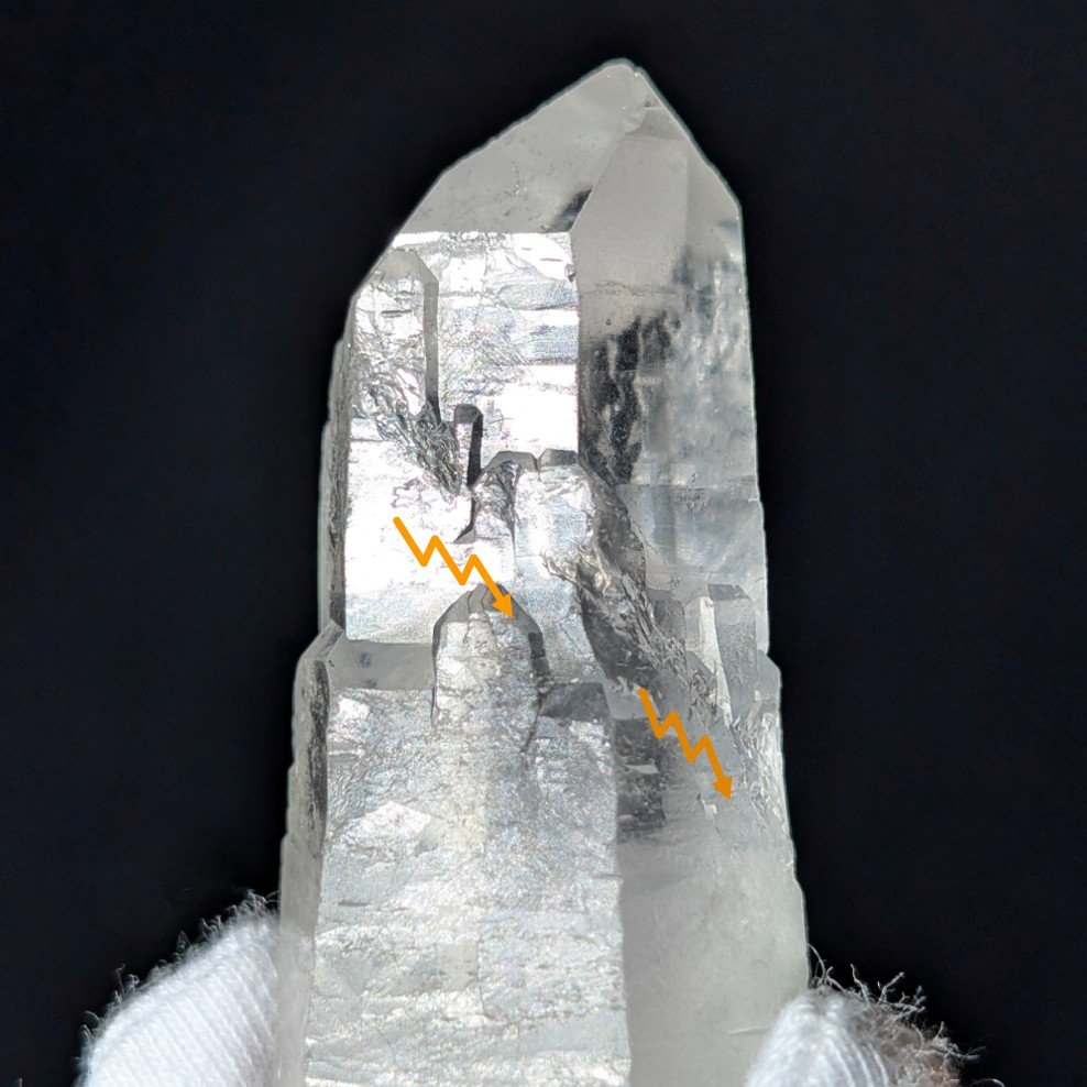 Quartz Starbrary foudroyé d'une beauté mystique, chargé d'une énergie profonde