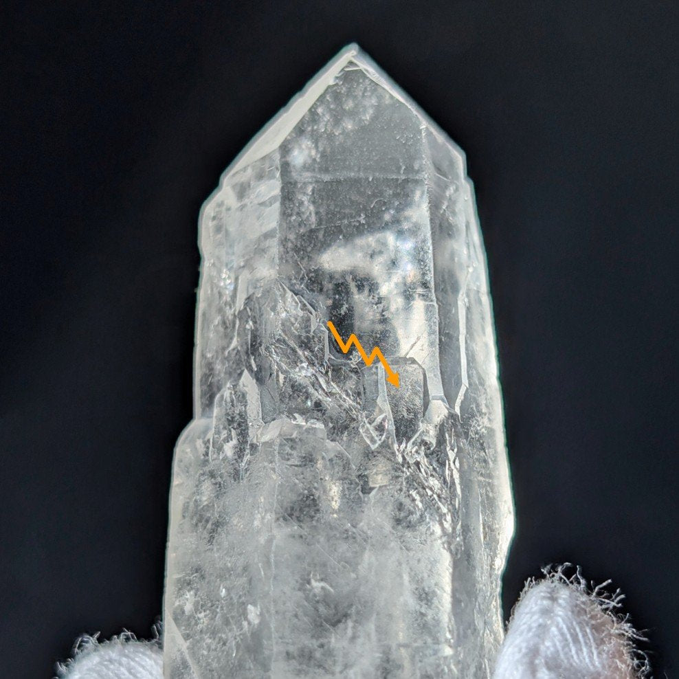 Quartz Starbrary foudroyé d'une beauté mystique, chargé d'une énergie profonde