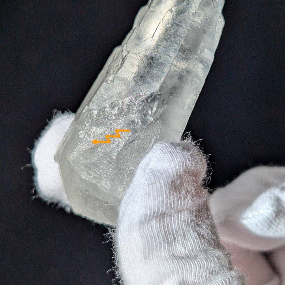 Quartz Starbrary foudroyé d'une beauté mystique, chargé d'une énergie profonde