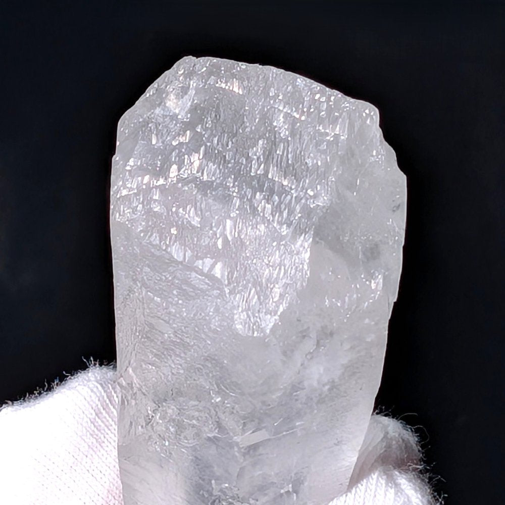 Quartz Starbrary foudroyé d'une beauté mystique, chargé d'une énergie profonde