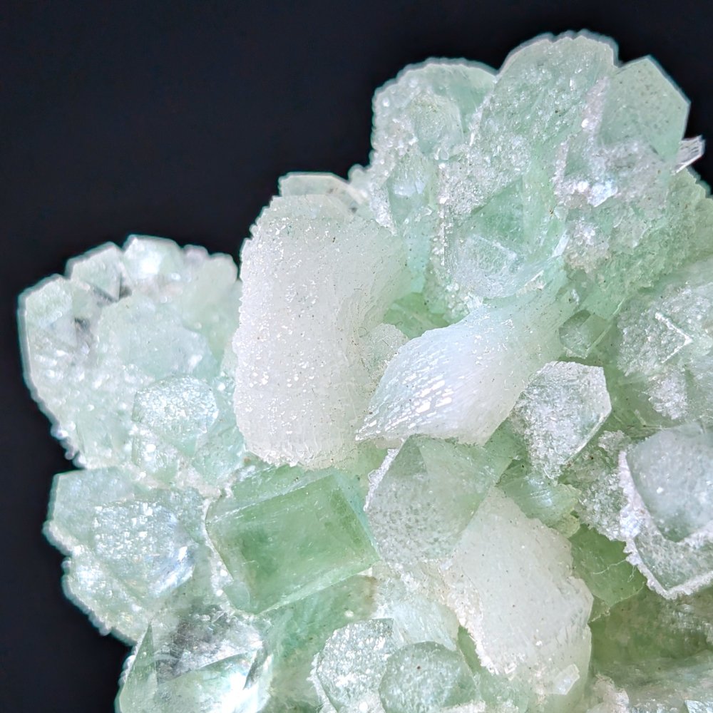 Magnifique apophyllite verte, pierre spéciale de haute vibration / Taille M
