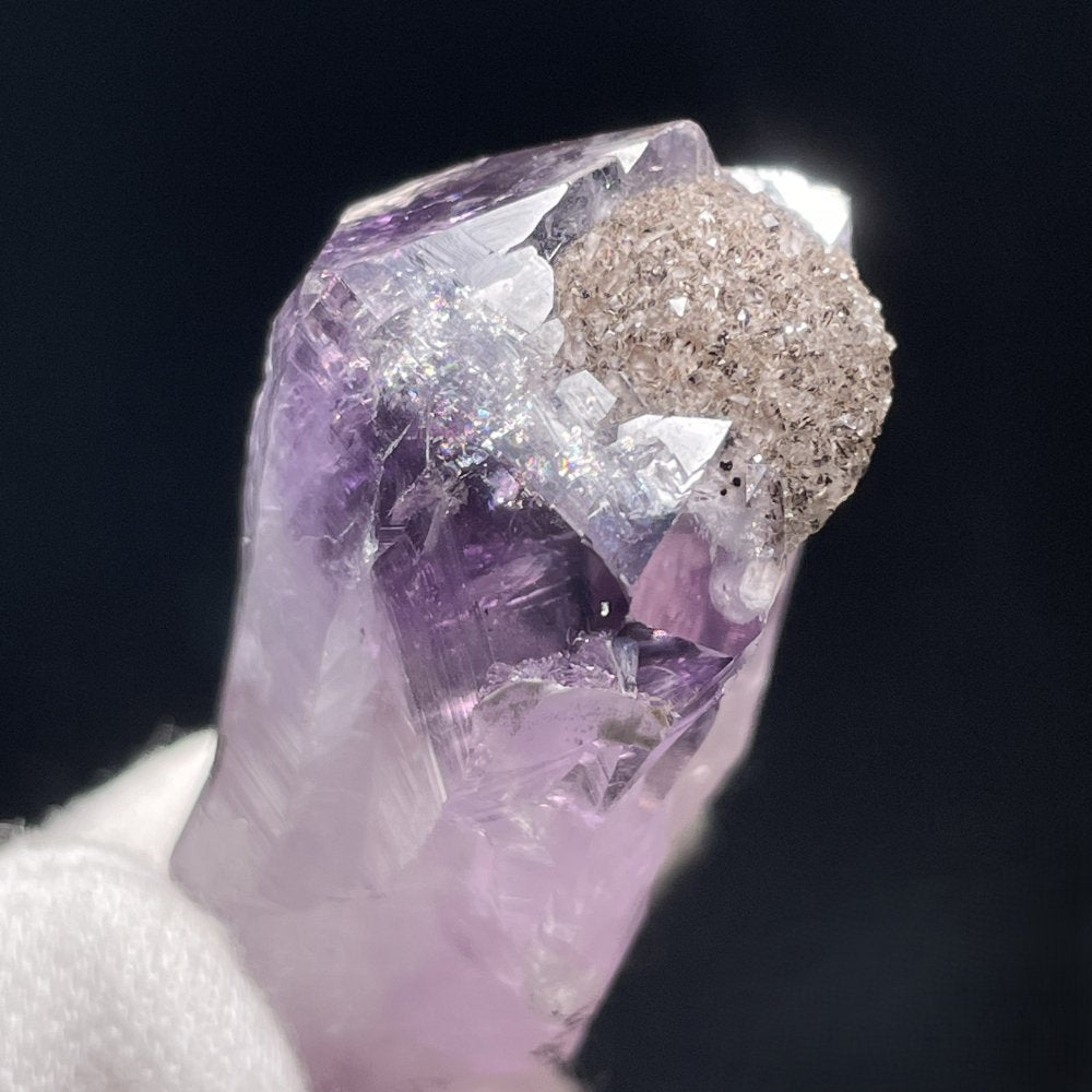 Très Unique Améthyste à Cristobalite Snow Cap