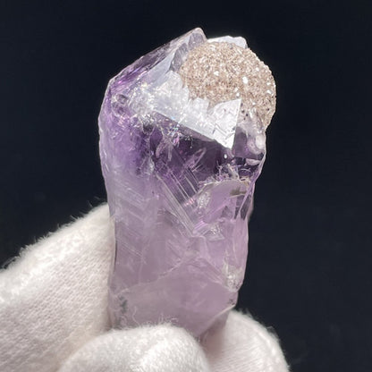 Très Unique Améthyste à Cristobalite Snow Cap