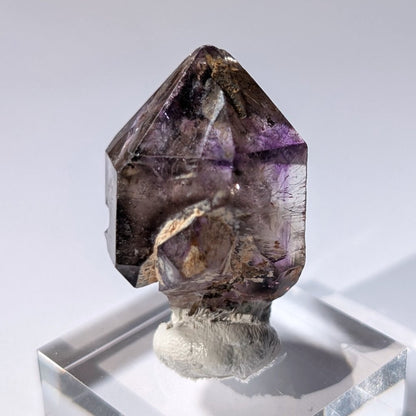 Améthyste de Brandberg à haute vibration – jolies inclusions et adorable fantôme