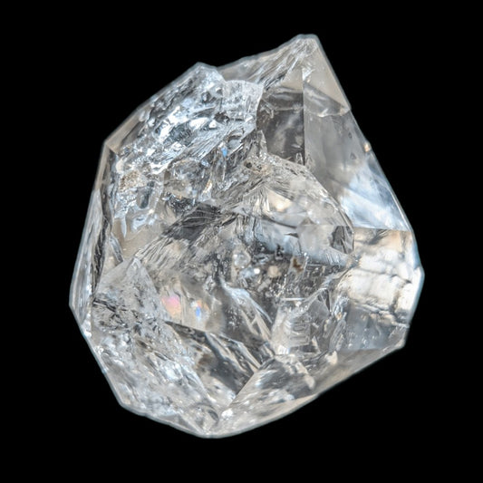 Diamant d'Herkimer à haute vibration avec reflets arc-en-ciel saisissants