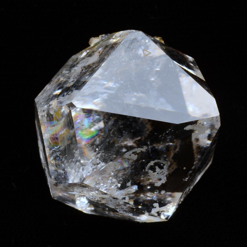Diamant d'Herkimer à haute vibration, éclat intense, grande transparence et barnacle remarquable
