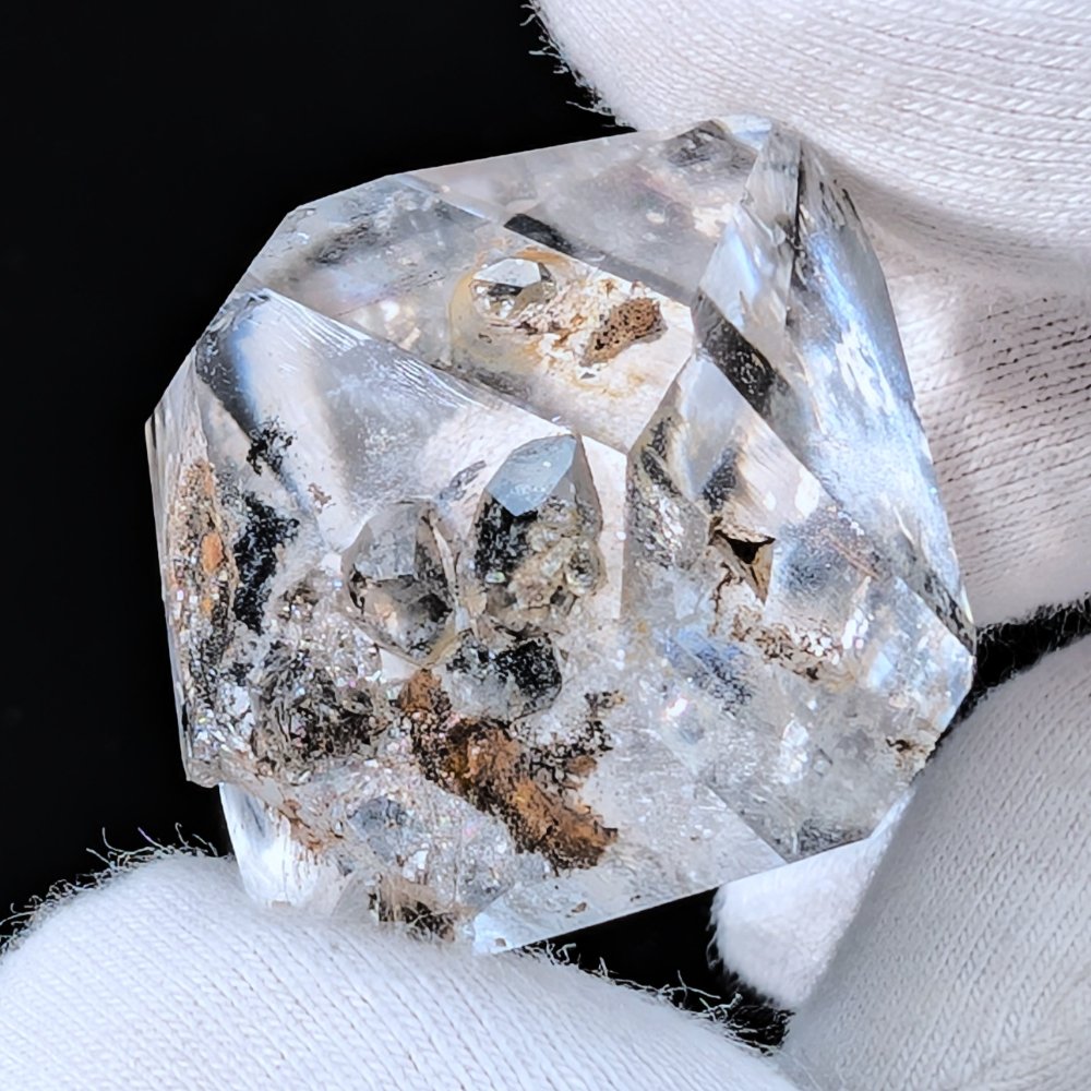 Diamant d'Herkimer à haute vibration, éclat intense, grande transparence et barnacle remarquable