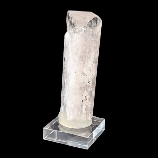 Superbe cristal de danburite rose rare avec chalcopyrite – vibration très élevée