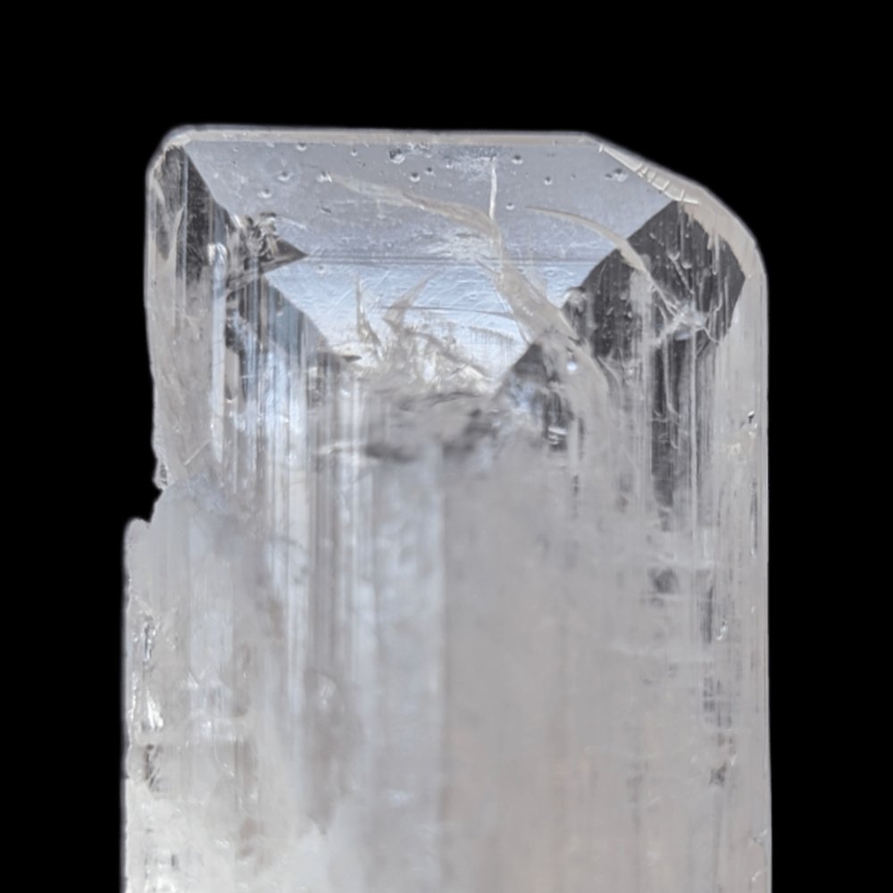 Superbe cristal de danburite rose rare avec chalcopyrite – vibration très élevée