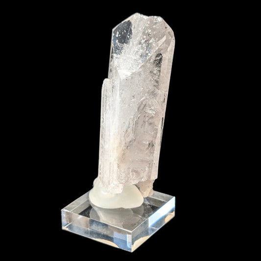 Magnifique cristal naturel de danburite rose rare avec pyrite – vibration très élevée