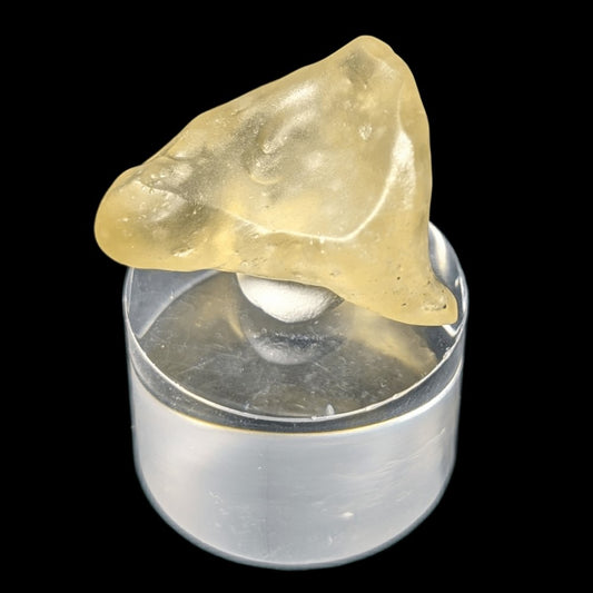 Verre libyque avec cristobalite — énergie cosmique, pure et intense