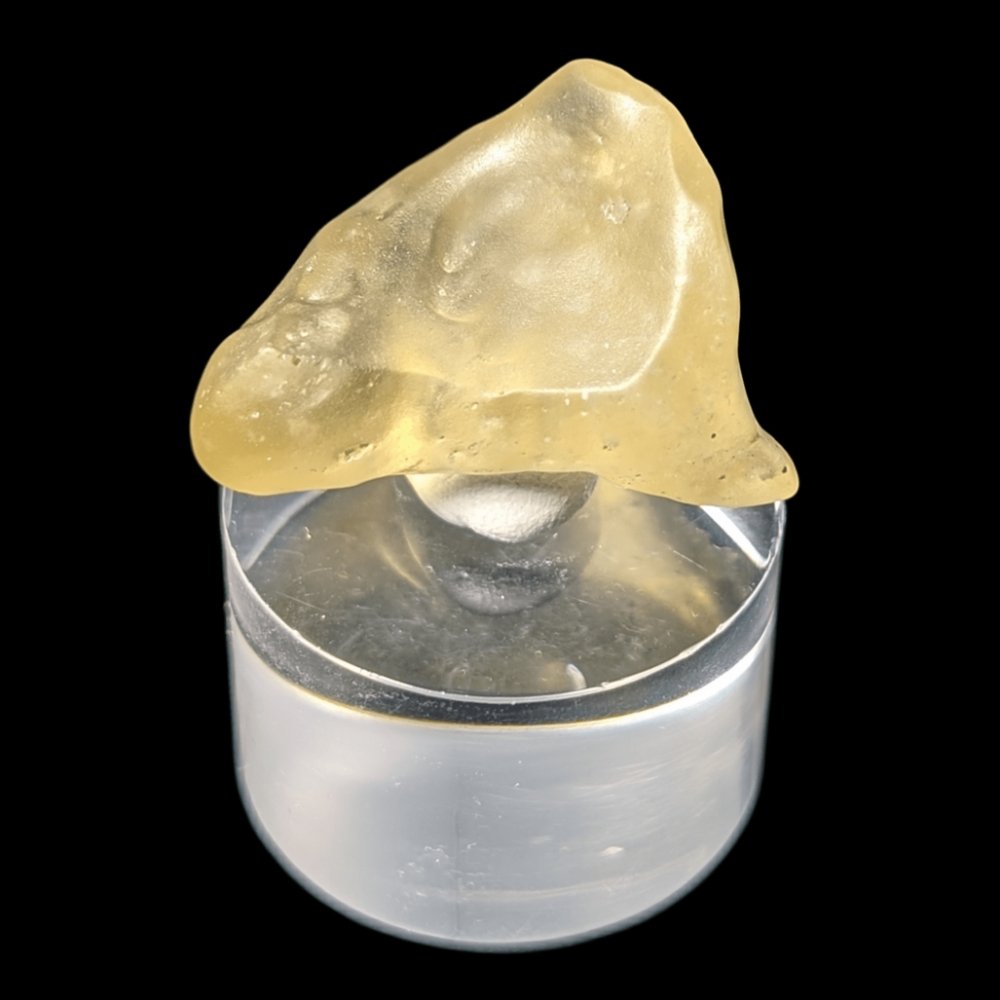 Verre libyque avec cristobalite — énergie cosmique, pure et intense