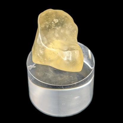 Verre libyque avec cristobalite — énergie cosmique, pure et intense