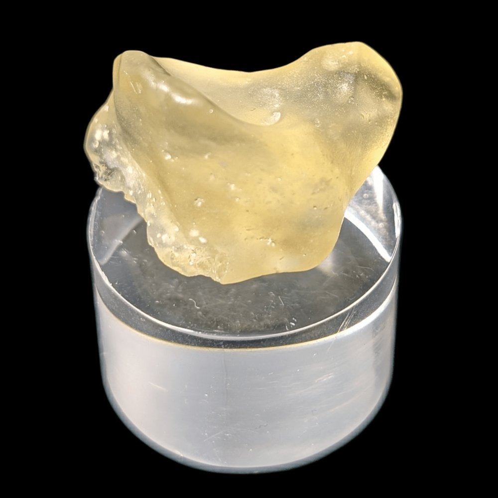 Verre libyque avec cristobalite — énergie cosmique, pure et intense
