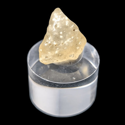 Verre libyque rempli de cristobalite — énergie intense et splendide