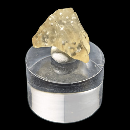 Verre libyque rempli de cristobalite — énergie intense et splendide