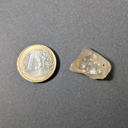 Verre libyque à cristobalite — petit format, grande puissance