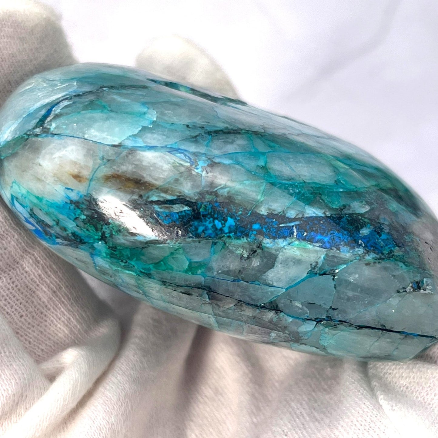Pierre composite de chrysocolle, malachite, azurite et quartz — riche de couleurs et d'énergie