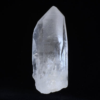 Quartz lémurien à l’énergie pure, avec de belles stries lémuriennes et des Record Keepers