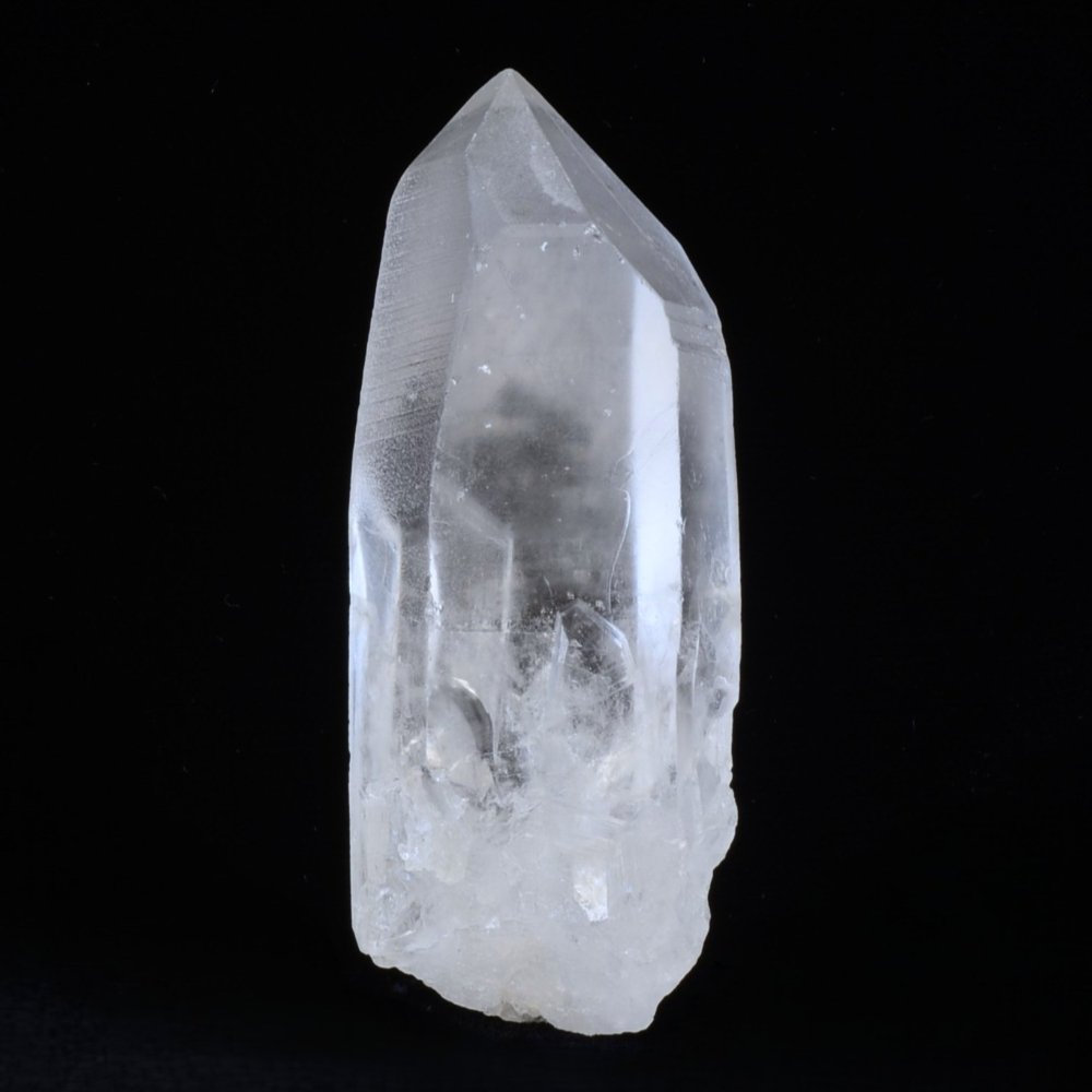 Quartz lémurien à l’énergie pure, avec de belles stries lémuriennes et des Record Keepers