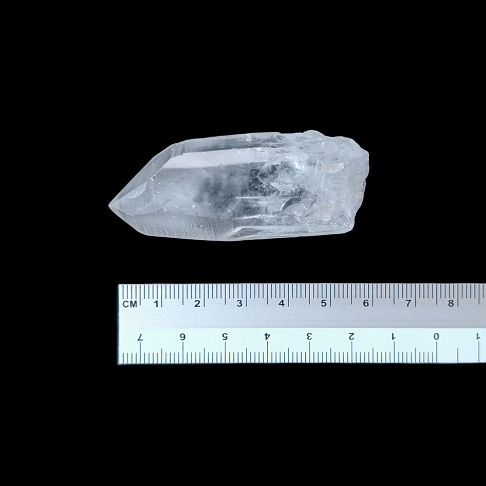 Quartz lémurien à l’énergie pure, avec de belles stries lémuriennes et des Record Keepers