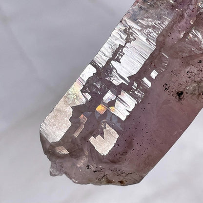 Améthyste Brandberg, Belle et énergétique avec plein de lépidocrocite et de goethite