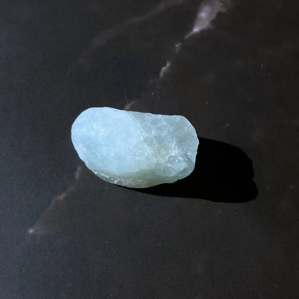 Topaze naturelle roulée par la rivière, bonne énergie