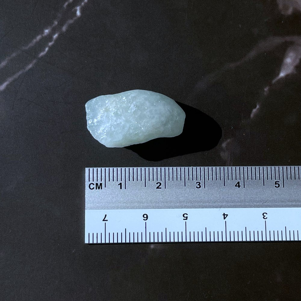 Topaze naturelle roulée par la rivière, bonne énergie