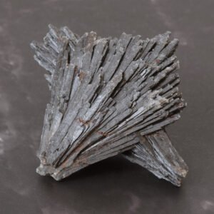 Kyanite (Cyanite) Noire - Puissante protection et purification, ancrage profond - 2