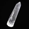 Quartz lémurien à l’énergie magnifique, avec de belles stries lémuriennes main