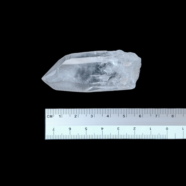 Quartz lémurien à l’énergie pure, avec de belles stries lémuriennes et des Record Keepers size
